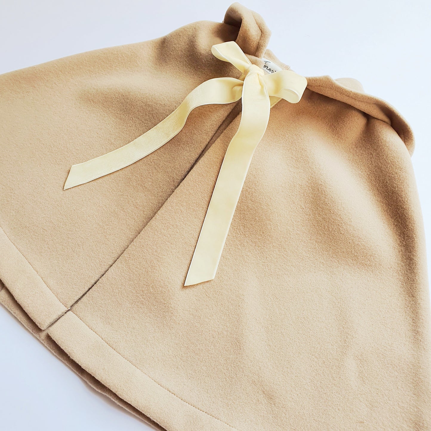 Capa Leticia beige