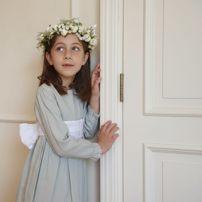 Vestido Lino Gris Lazo blanco Manga Larga
