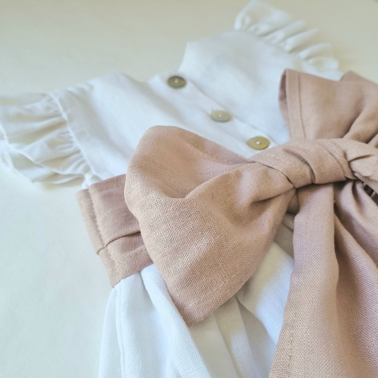 Vestido Lino Blanco Lazo Palo Rosa