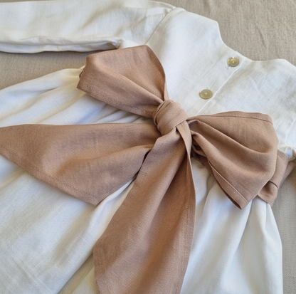 Vestido Lino Blanco Lazo Palo Rosa Manga Larga