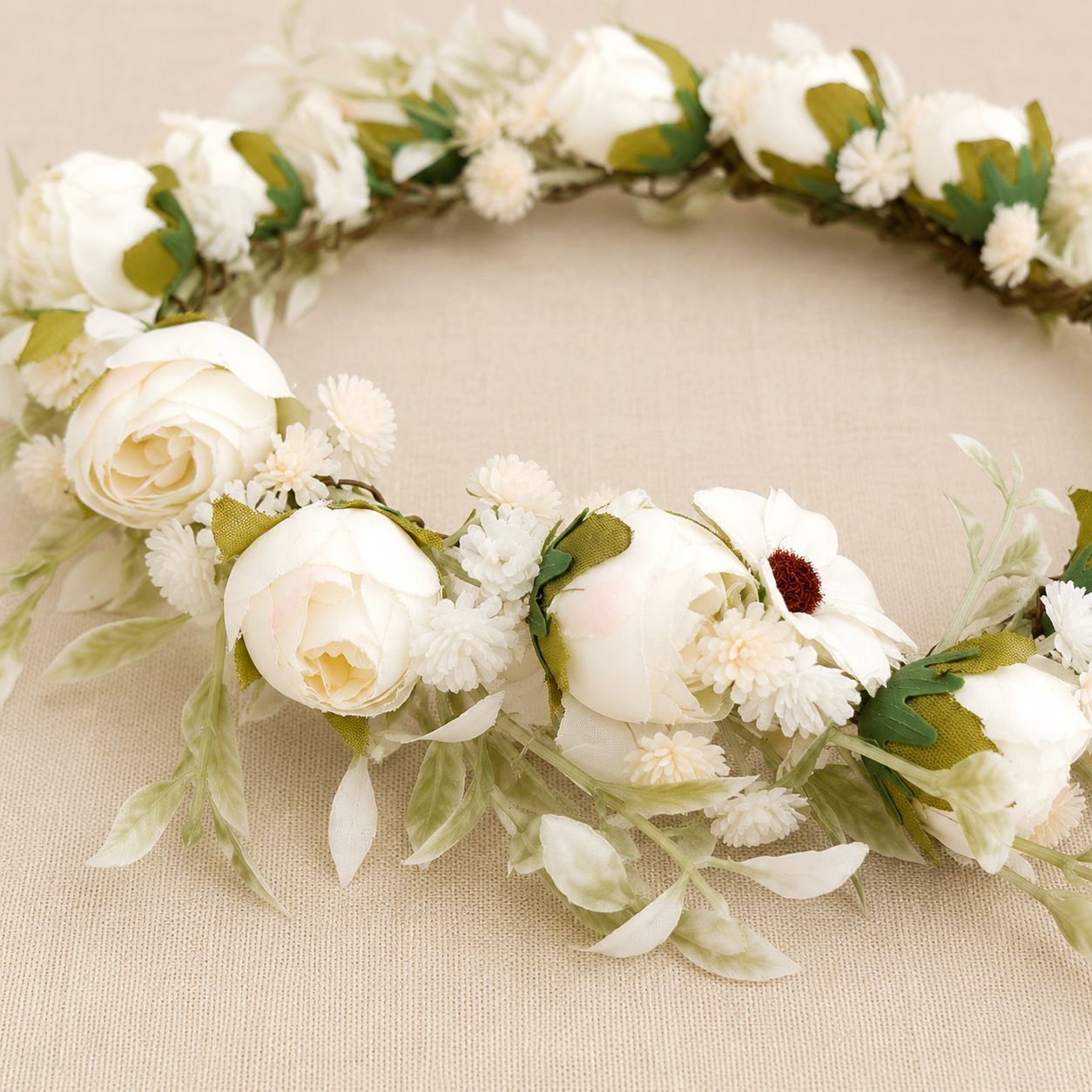 Corona de flores rositas blancas