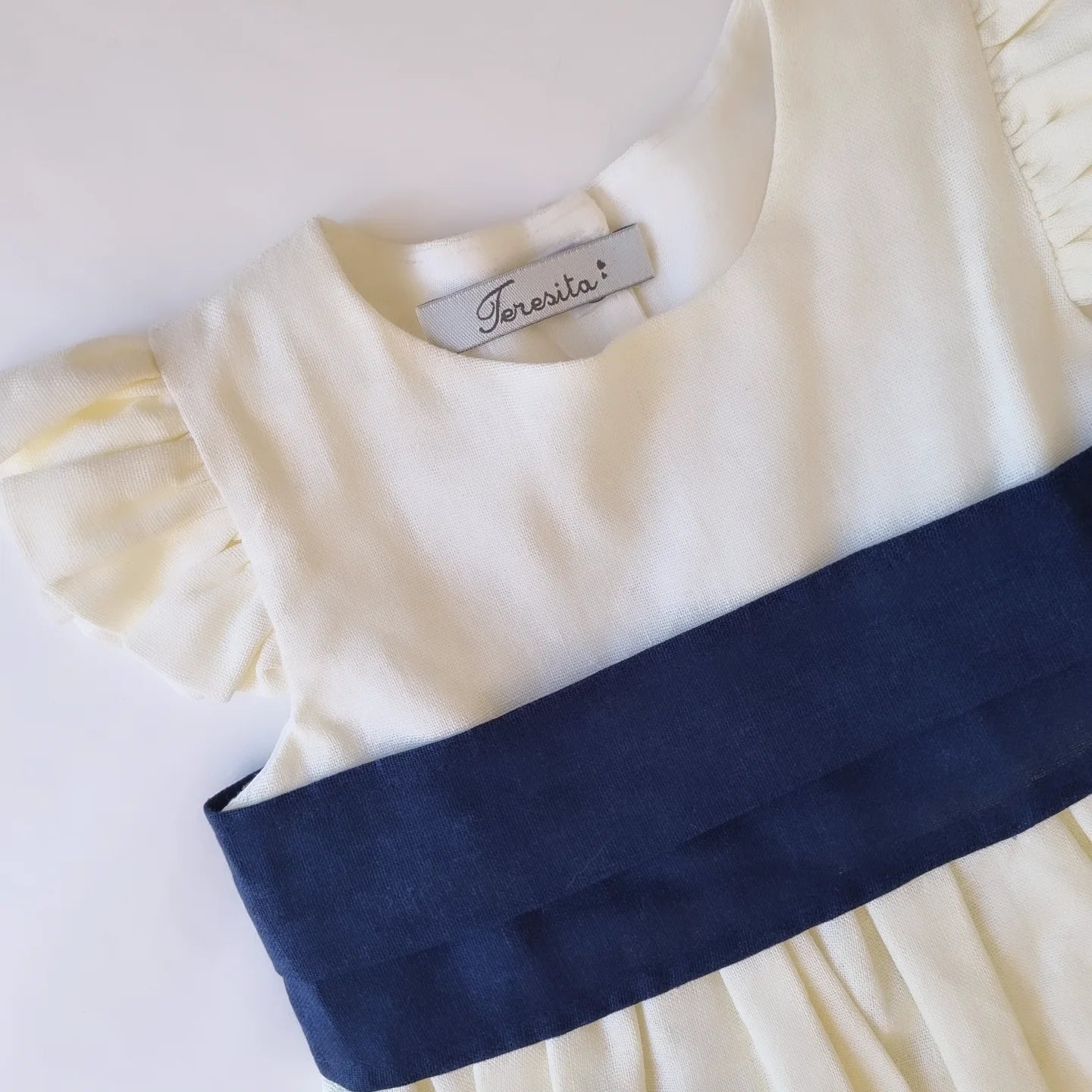 Vestido Lino Blanco Invierno Lazo Azul Marino