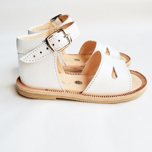 Chalita Tadeo blanca Caminante
